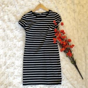 Old Navy Patterned Sheath Dress